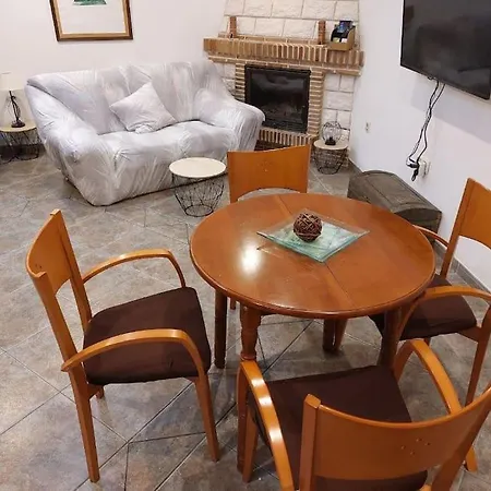 La Buhardilla. Aparcamiento Exterior Privado Teruel