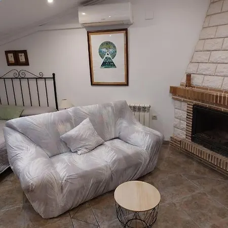 아파트 La Buhardilla. Aparcamiento Exterior Privado
