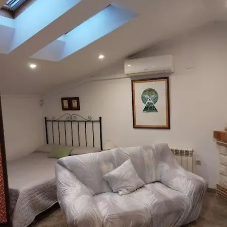 La Buhardilla. Aparcamiento Exterior Privado *