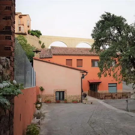 Apartment La Buhardilla. Aparcamiento Exterior Privado