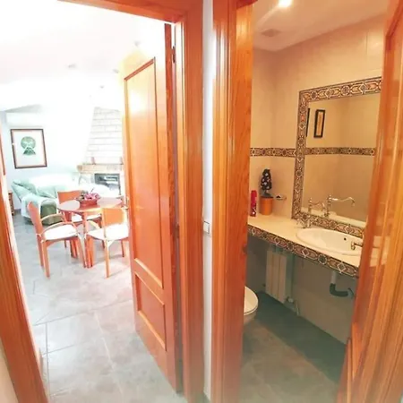 Apartment La Buhardilla. Aparcamiento Exterior Privado *