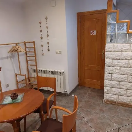 La Buhardilla. Aparcamiento Exterior Privado Apartamento *