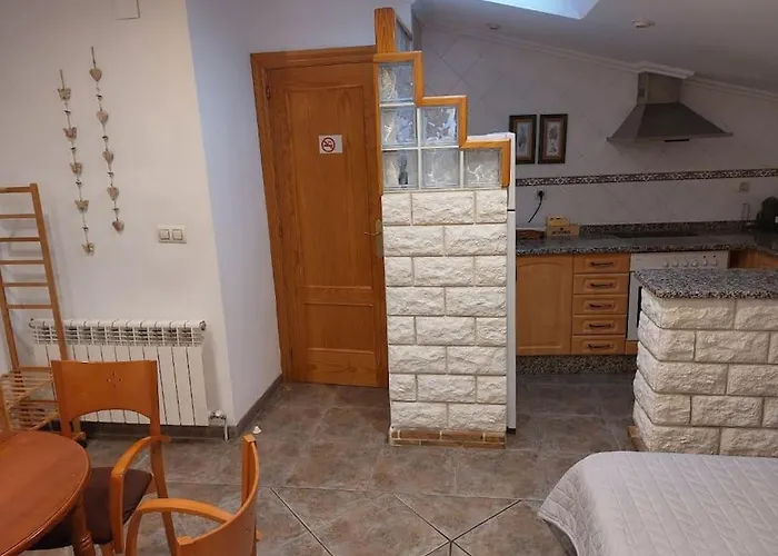 La Buhardilla. Aparcamiento Exterior Privado * Teruel