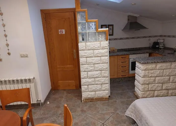 La Buhardilla. Aparcamiento Exterior Privado * Teruel