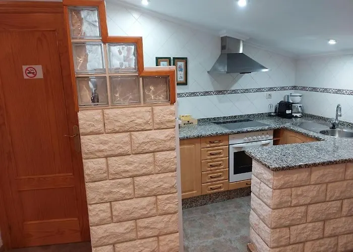 La Buhardilla. Aparcamiento Exterior Privado