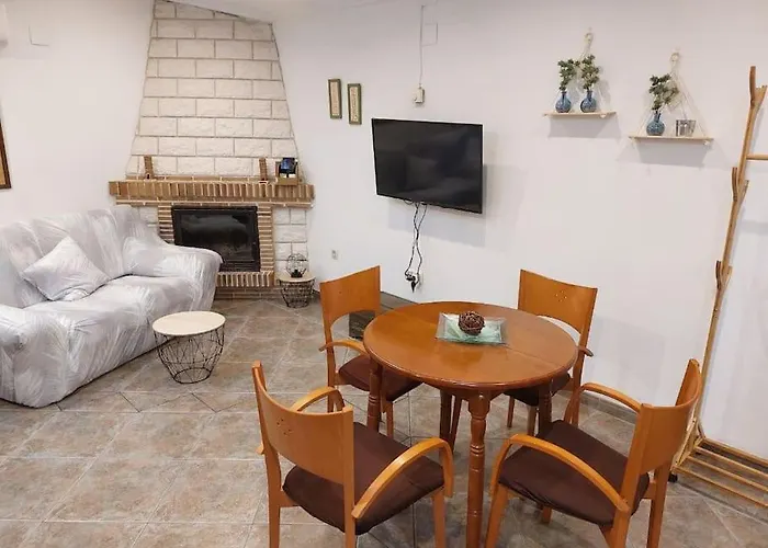 La Buhardilla. Aparcamiento Exterior Privado * Teruel